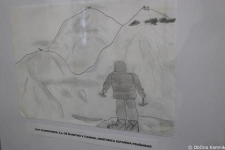 V prostorih občinske stavbe na ogled razstava literarnih in likovnih del na temo Častni občan Kamnika (57)